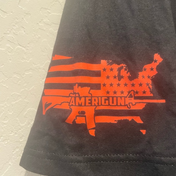 Oregun Beaver Graphic Black Tee - Picture 3 of 7